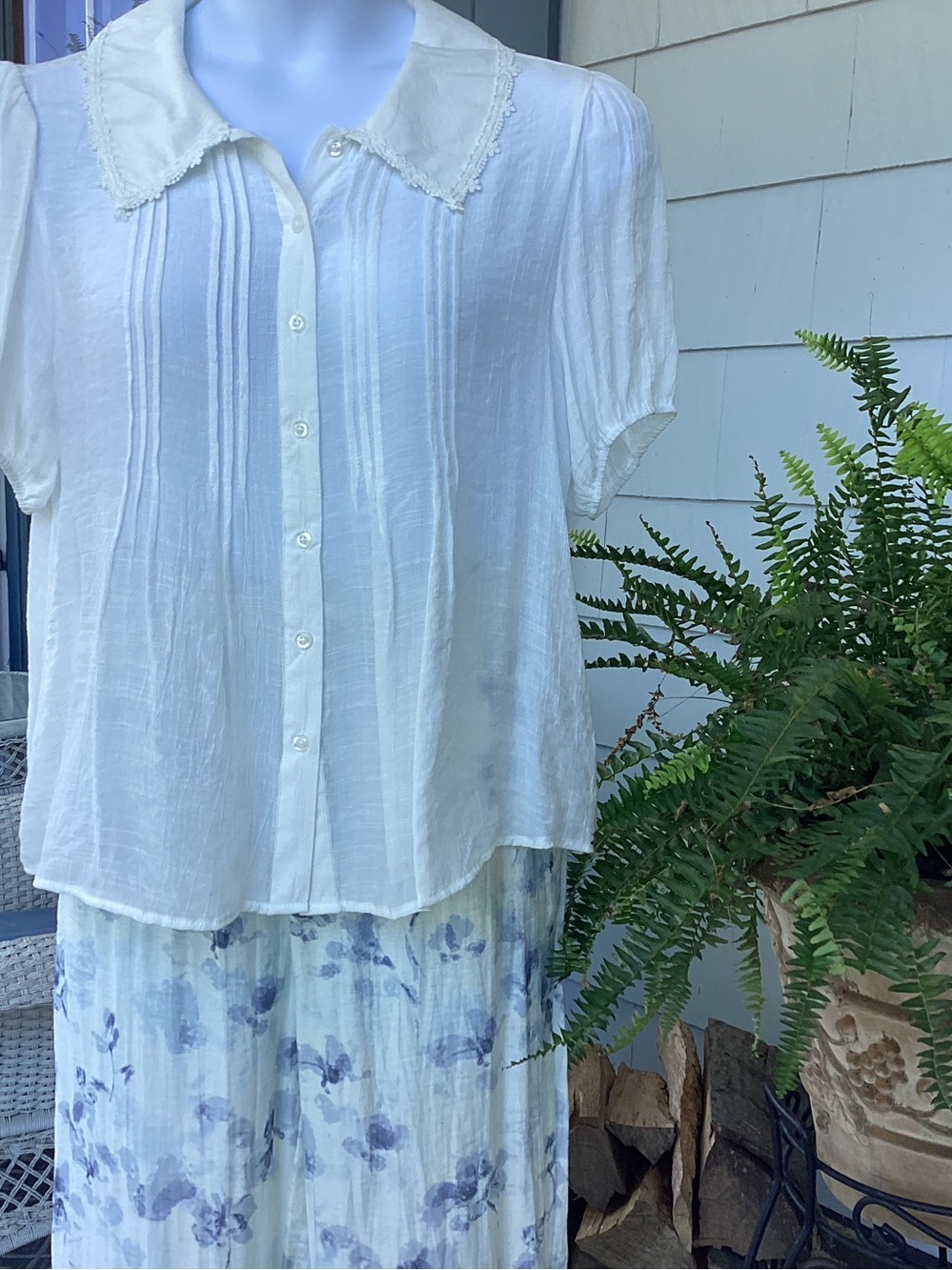 Iris Bloom Elegant White Textured Top